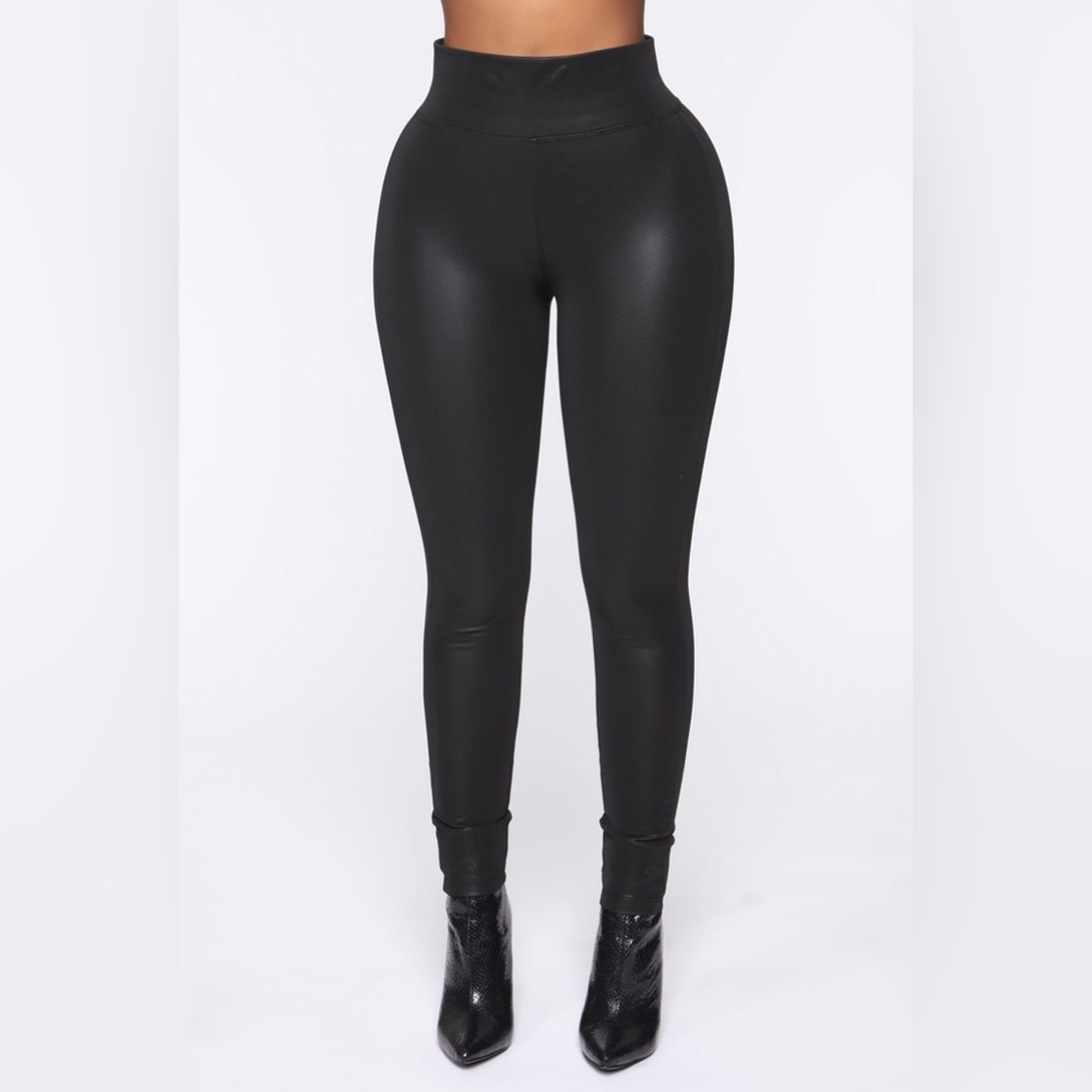 Small (S) fashion nova faux leather leggings